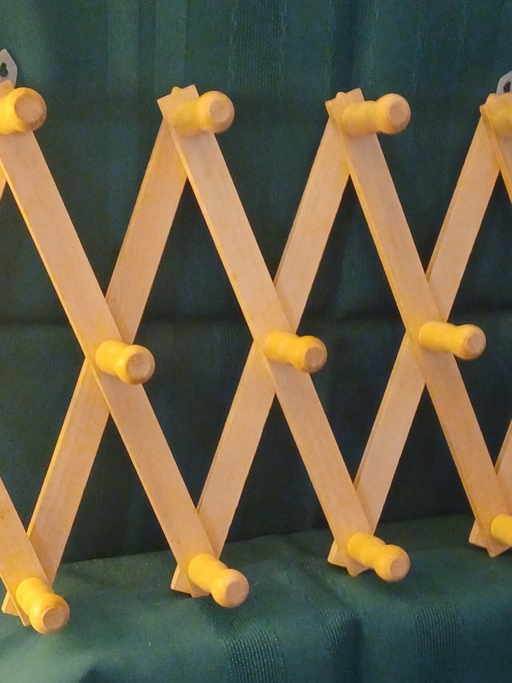 Wood Expandable Peg Rack Wall Decor in Natural Wood